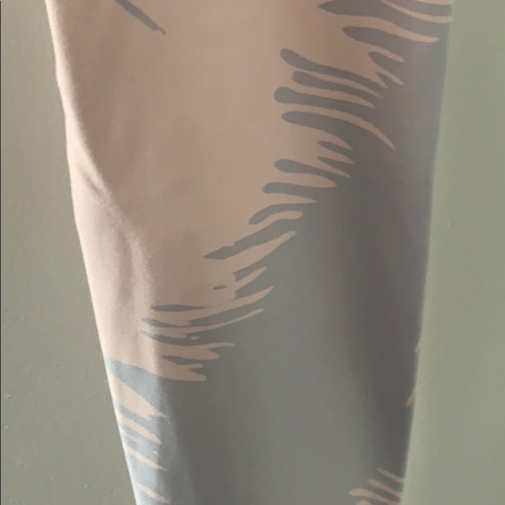 HP!! NWOT Fabletics high waisted powerhold calypso - Picture 8 of 8